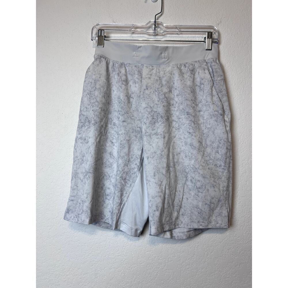 Lululemon T.H.E. Short Linerless 9" Gravel Dust Alpine White Small